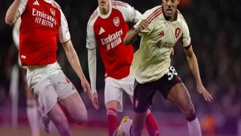 马龙王者重返巅峰，再获圣勃莱德杯荣耀，成就三冠王辉煌时刻